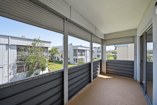 422 Burgundy I, Delray Beach, FL 33484