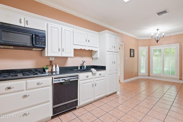 414 Wildwood Drive, New Iberia, LA 70560