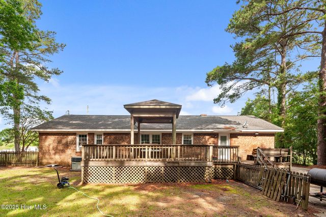 4240 Whichard Road Road, Greenville, NC 27834