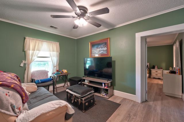 554 Green River Rd., Gaffney, SC 29341