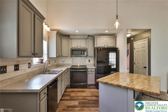 1949 Bushkill Drive, Forks Twp, PA 18040