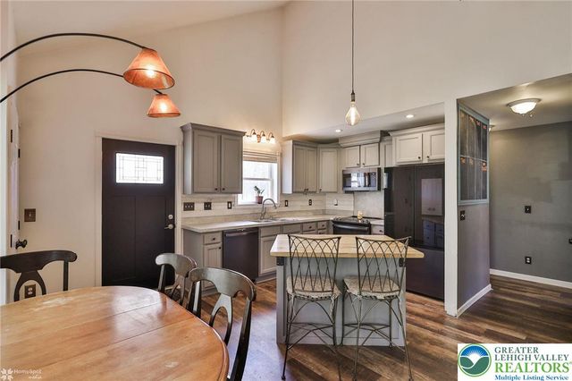 1949 Bushkill Drive, Forks Twp, PA 18040