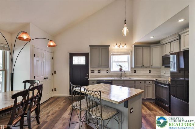 1949 Bushkill Drive, Forks Twp, PA 18040
