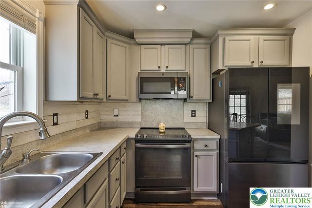 1949 Bushkill Drive, Forks Twp, PA 18040