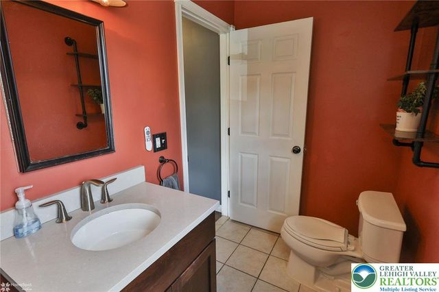 1949 Bushkill Drive, Forks Twp, PA 18040