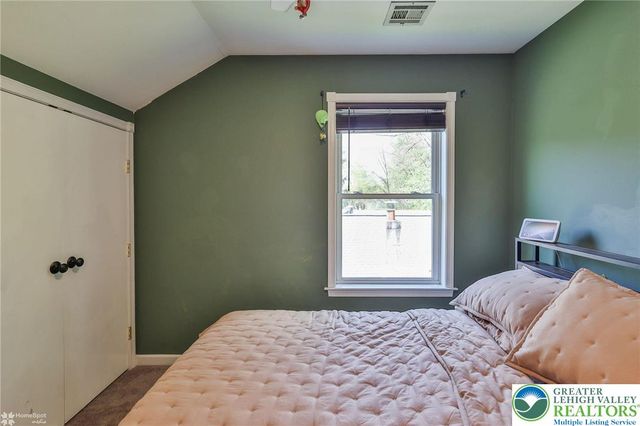 1949 Bushkill Drive, Forks Twp, PA 18040