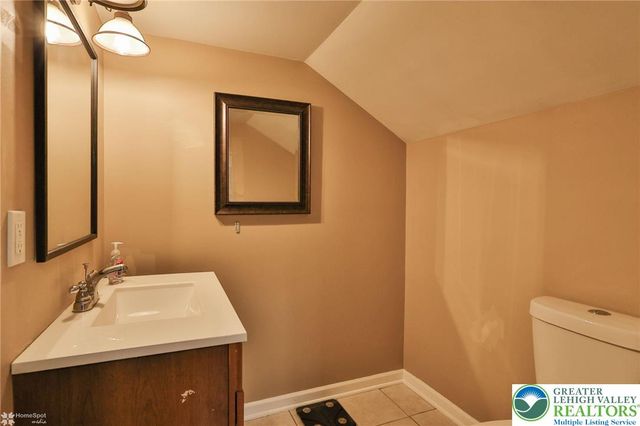 1949 Bushkill Drive, Forks Twp, PA 18040