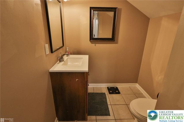 1949 Bushkill Drive, Forks Twp, PA 18040
