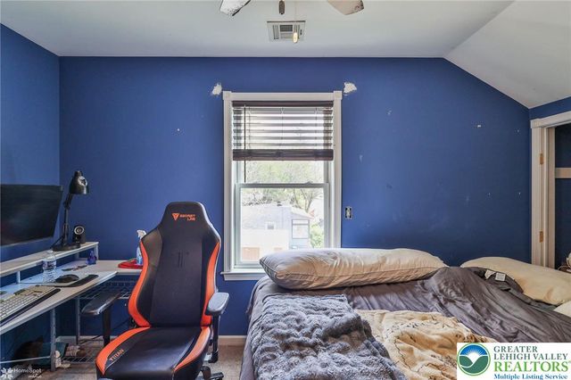 1949 Bushkill Drive, Forks Twp, PA 18040
