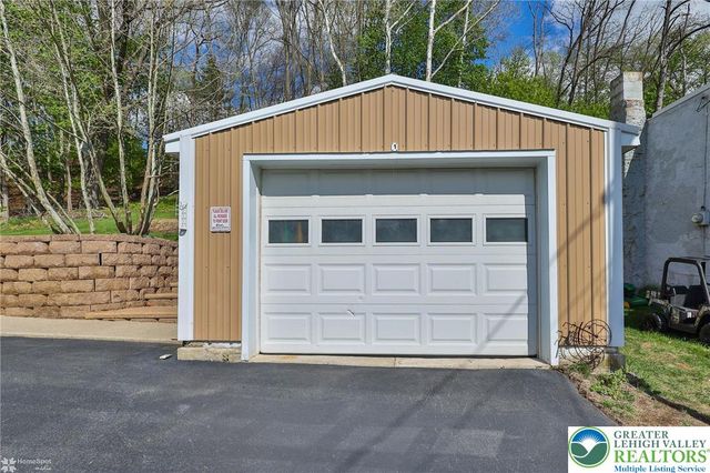 1949 Bushkill Drive, Forks Twp, PA 18040