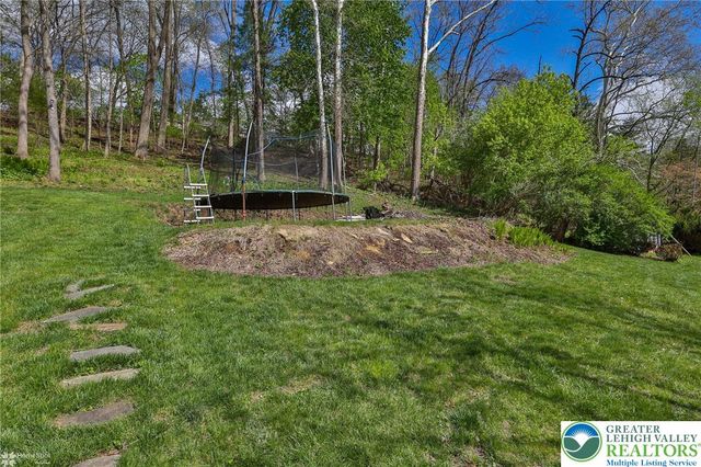 1949 Bushkill Drive, Forks Twp, PA 18040