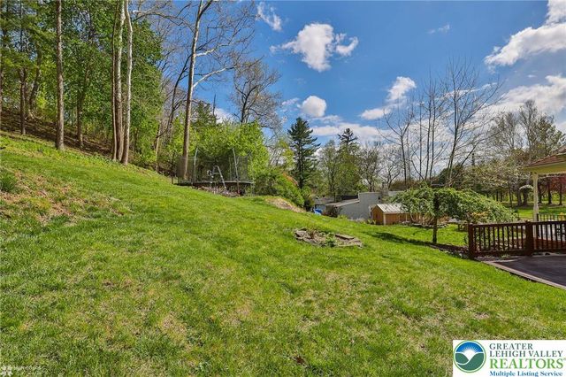 1949 Bushkill Drive, Forks Twp, PA 18040