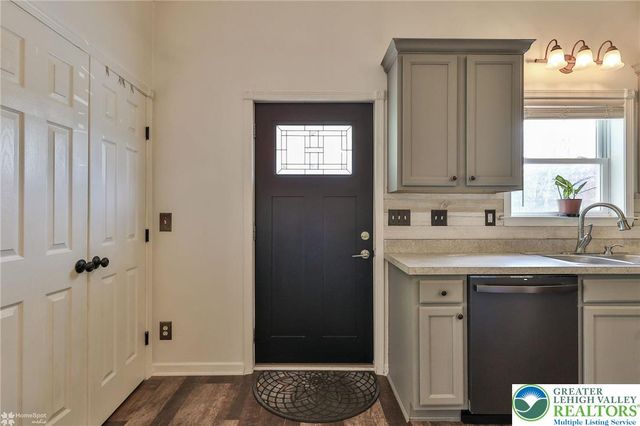 1949 Bushkill Drive, Forks Twp, PA 18040