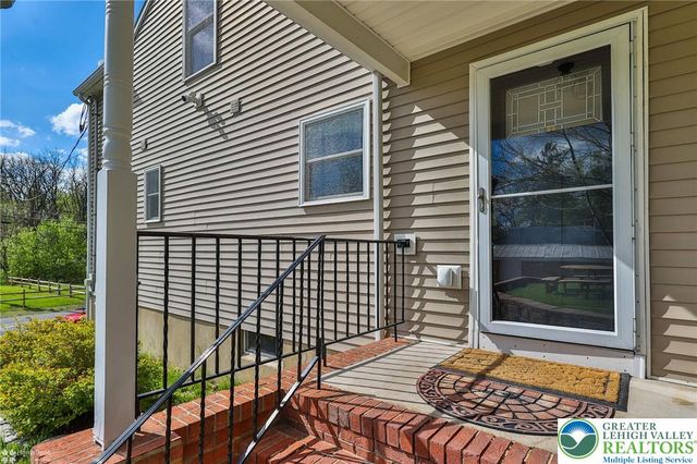 1949 Bushkill Drive, Forks Twp, PA 18040