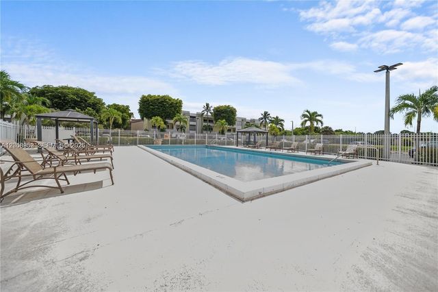 10795 SW 108th Ave 201, Miami, FL 33176