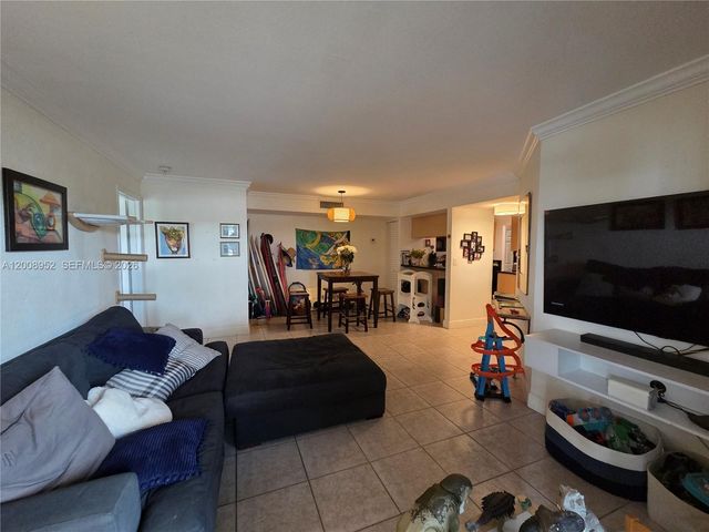 10795 SW 108th Ave 201, Miami, FL 33176