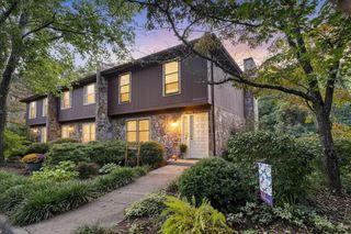 3331 Stonehenge Square, Roanoke, VA 24018