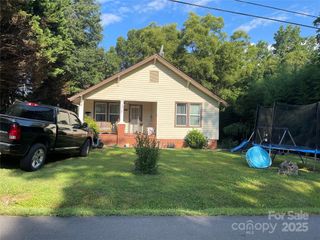 1317 14th Street NE, Hickory, NC 28601