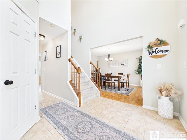 5890 Pinehurst Court, Hamburg, NY 14085