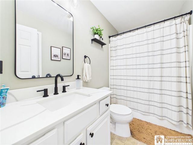 5890 Pinehurst Court, Hamburg, NY 14085