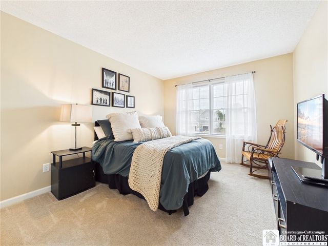 5890 Pinehurst Court, Hamburg, NY 14085