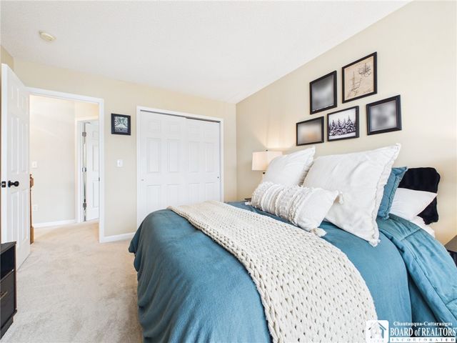 5890 Pinehurst Court, Hamburg, NY 14085