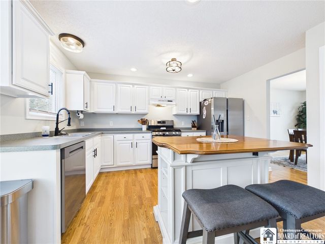 5890 Pinehurst Court, Hamburg, NY 14085
