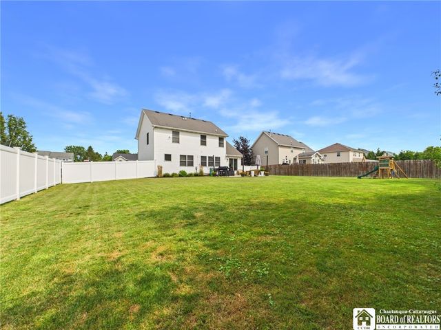 5890 Pinehurst Court, Hamburg, NY 14085