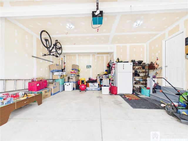 5890 Pinehurst Court, Hamburg, NY 14085