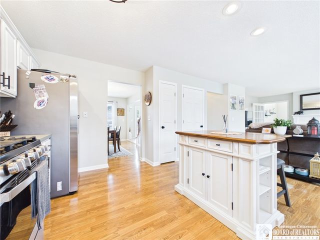 5890 Pinehurst Court, Hamburg, NY 14085