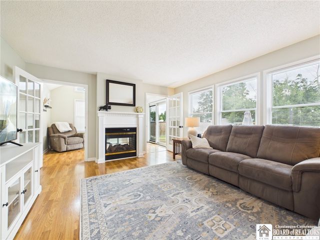 5890 Pinehurst Court, Hamburg, NY 14085