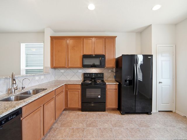 237 Texas Thistle, New Braunfels, TX 78130