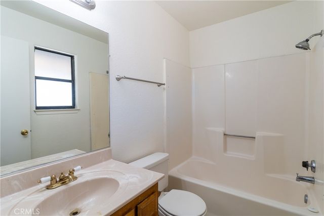 19014 Vine, Hesperia, CA 92345