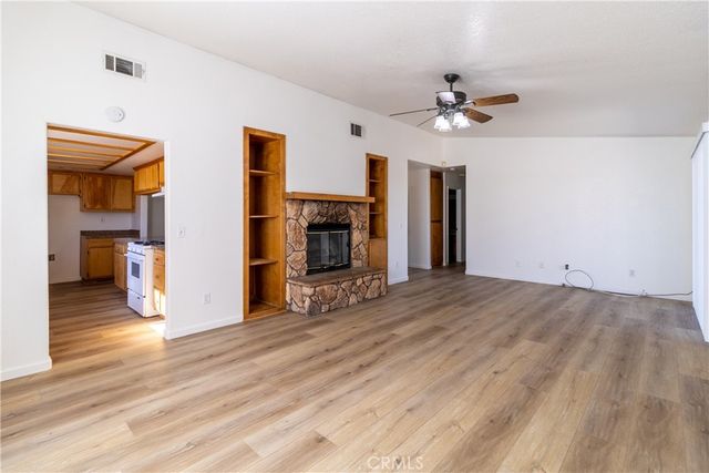 19014 Vine, Hesperia, CA 92345