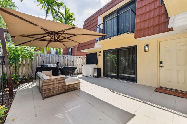 730 NW 99th Circle, Plantation, FL 33324