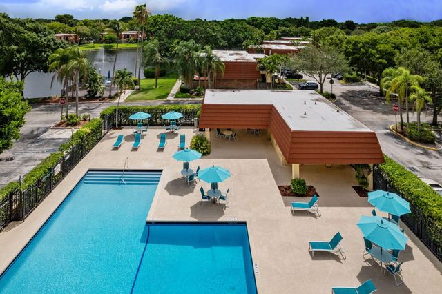730 NW 99th Circle, Plantation, FL 33324