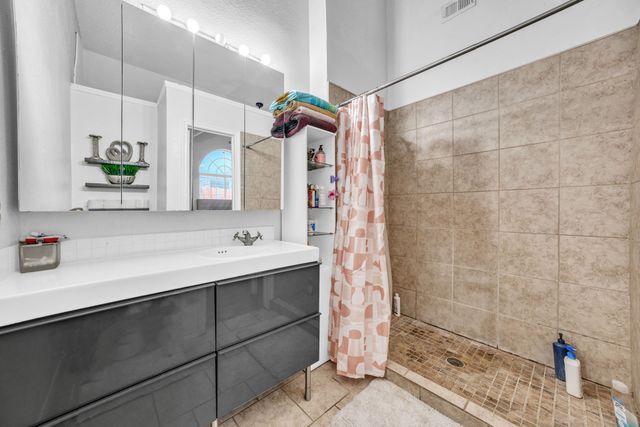 928 Winding Creek Drive, Mesquite, TX 75149