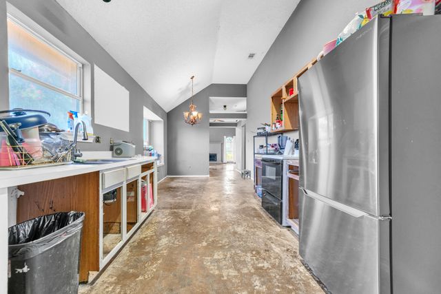 928 Winding Creek Drive, Mesquite, TX 75149