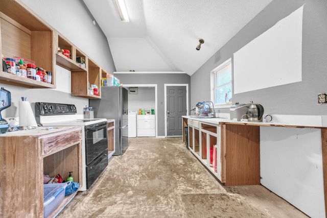 928 Winding Creek Drive, Mesquite, TX 75149