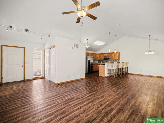 1832 N 175 Plaza, Omaha, NE 68116