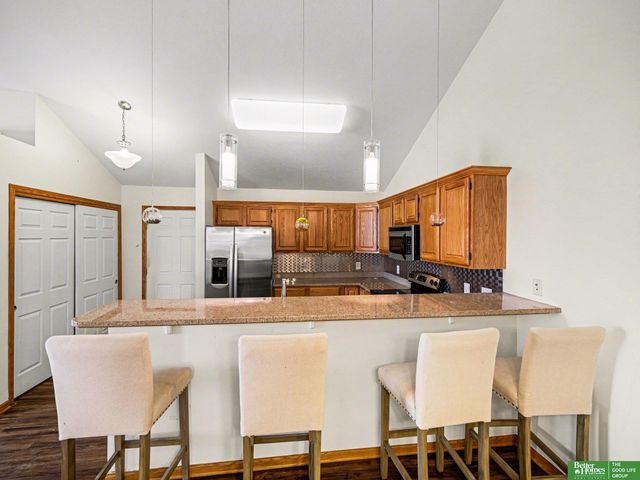 1832 N 175 Plaza, Omaha, NE 68116