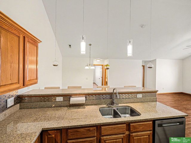 1832 N 175 Plaza, Omaha, NE 68116