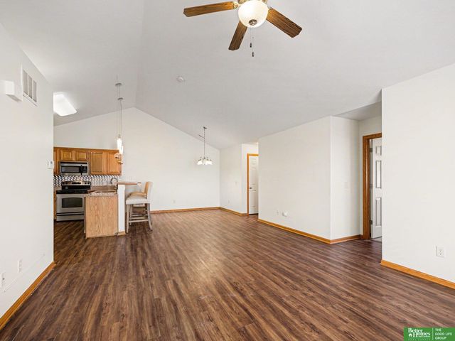 1832 N 175 Plaza, Omaha, NE 68116