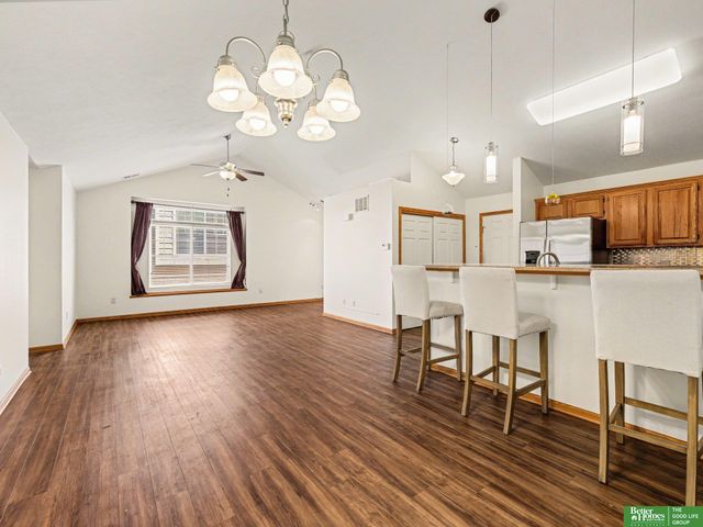 1832 N 175 Plaza, Omaha, NE 68116