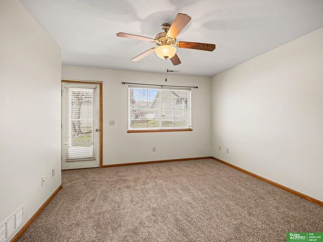 1832 N 175 Plaza, Omaha, NE 68116