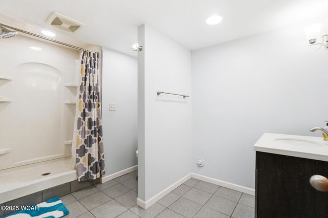 819 Canyon Drive, Lima, OH 45804