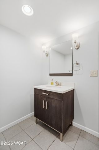 819 Canyon Drive, Lima, OH 45804