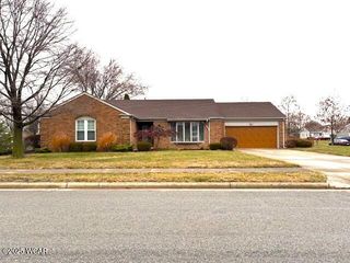 819 Canyon Drive, Lima, OH 45804
