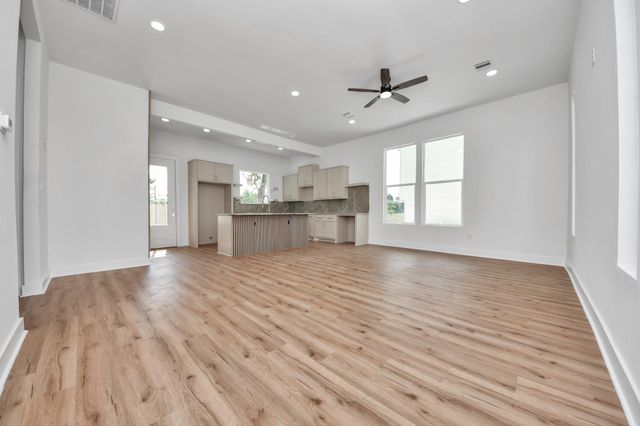 1912 Semmes Street, Houston, TX 77026