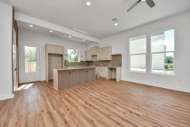 1912 Semmes Street, Houston, TX 77026
